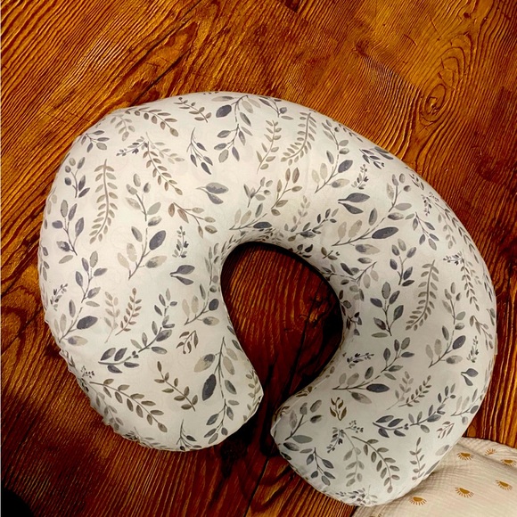 Boppy Other - Boppy Gray Leaf Pattern Nursing Pillow